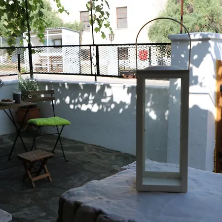 Hébergement de vacances Tzitzikia House