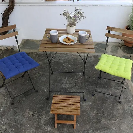 Hébergement de vacances Tzitzikia House